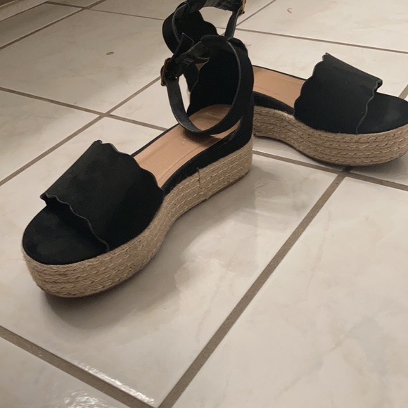Bamboo Size 8 platform sandal - Picture 2 of 5